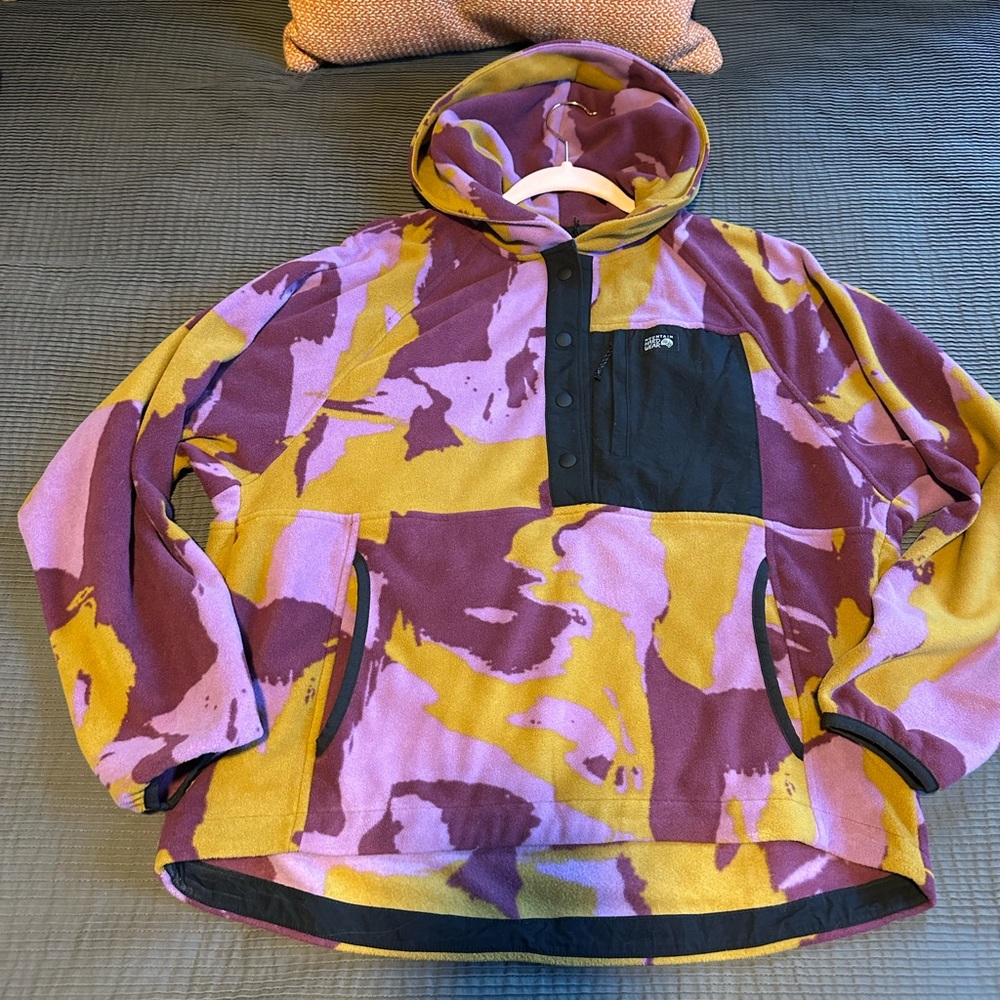 Mountain Hardware NWOT Women’s Purple Camo Fleece XS